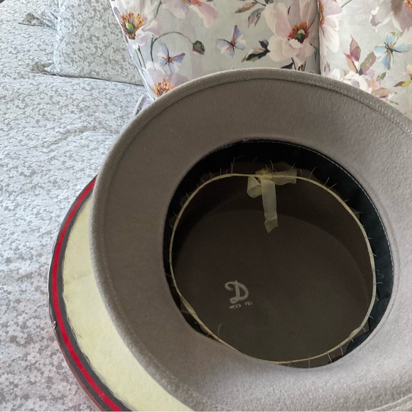 Ladies Grey felt Hat - Picture 4 of 4